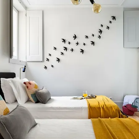 Joivy Splendid Flats Near Santa Justa Lift Appartamento Lisbona